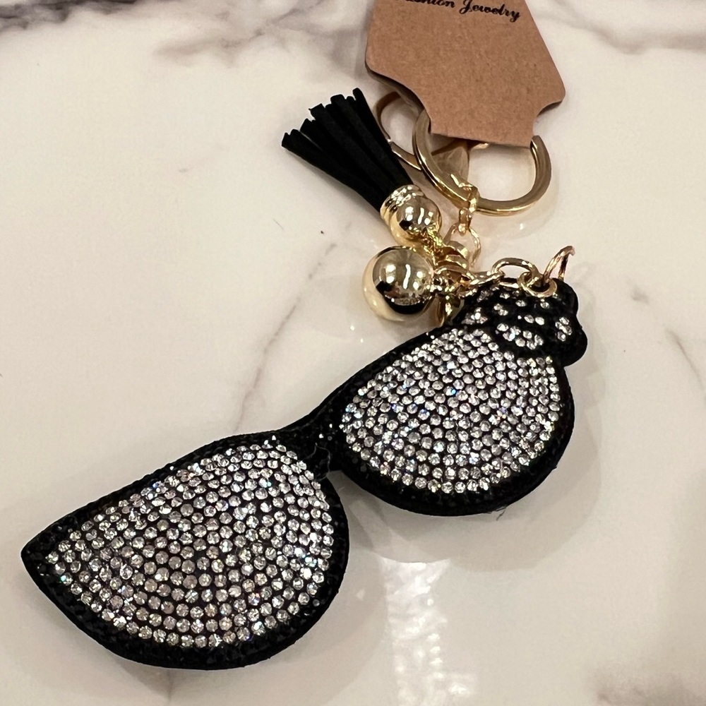 NWT CRYSTAL GLASSES KEYCHAIN BAG CHARM